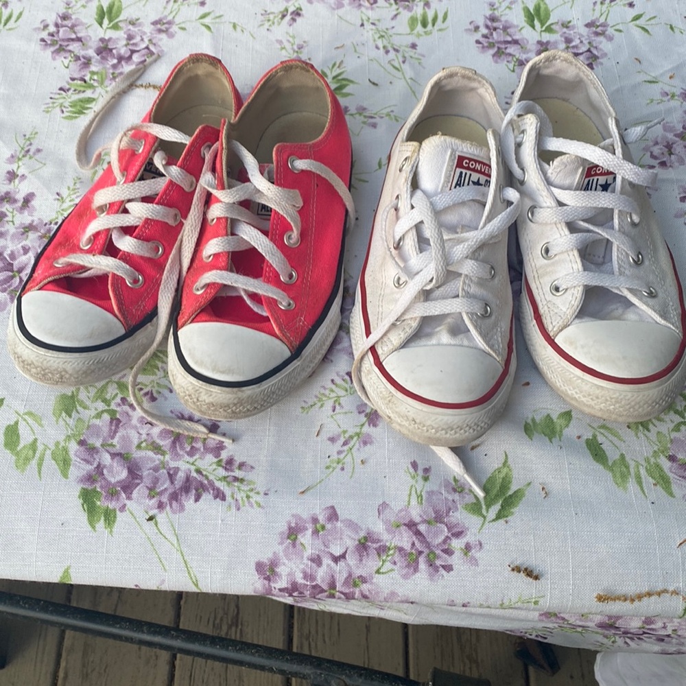 Girls coverse tennis shoes
